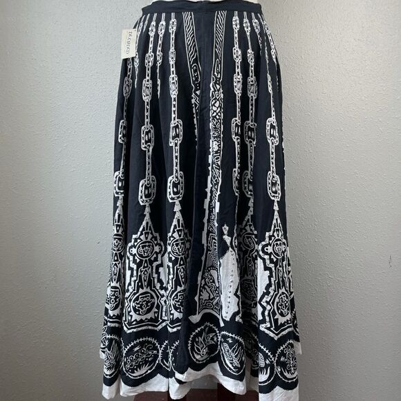 NWT Decoded Blck and White Sequined Maxi Skirt Size M - Picture 1 of 10